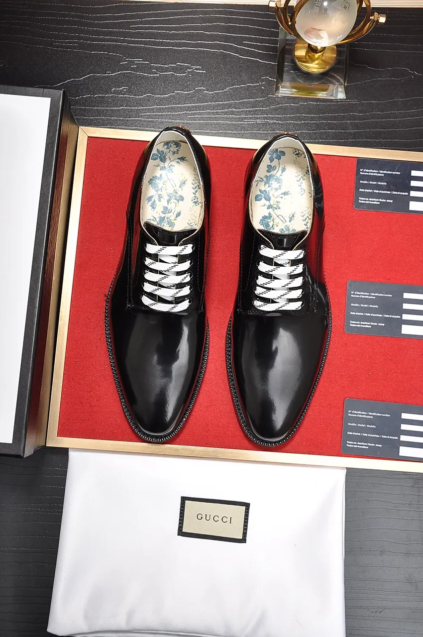Factory batch 500💶Italy's top luxury men's shoe giant (GUCCI) (Gucci) (full cowhide lining) new arrival🍃Original European style🔰 Pleasant to the eye😍In order to make the shoes more durable and non-deformable🌀The production continues to follow traditional methods but there is still no lack of innovation💪Select original sheepskin for the leather♻️Smooth, natural and extra bright⭐Made of imported cowhide The rich man’s first choice 38-44 yards